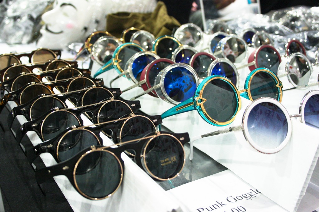 Oz Comic Con Brisbane 2014 - Hanger 51 Glasses