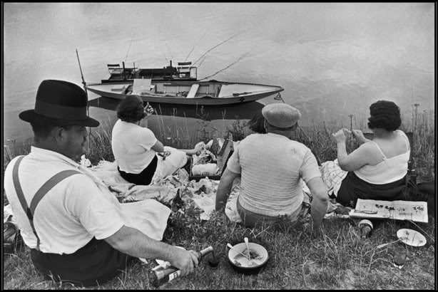 Henri Cartier-Bresson - Sunday on the banks of the river marne, 1938