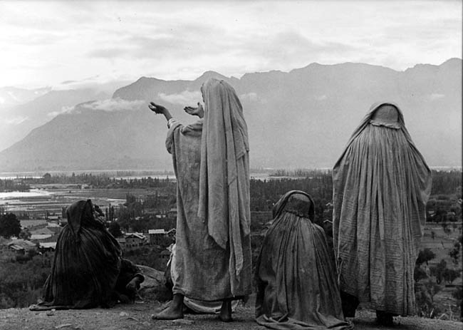 Henri Cartier-Bresson - Srinagar, Kashmir, 1948