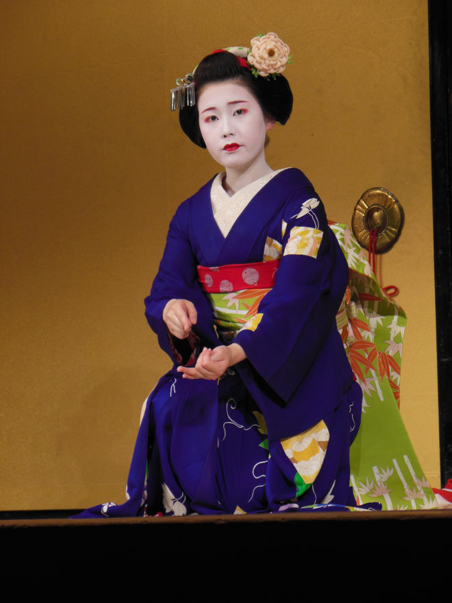 Japan Trip 2013 - A second Kyo Mai dance by a Maiko at Gion Corner in Kyoto